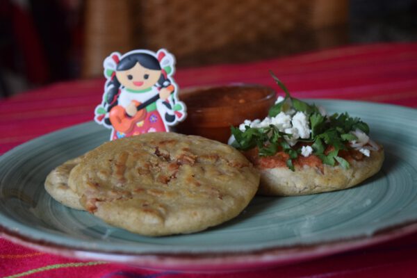 Gorditas de Chicharrón (6 Stück)